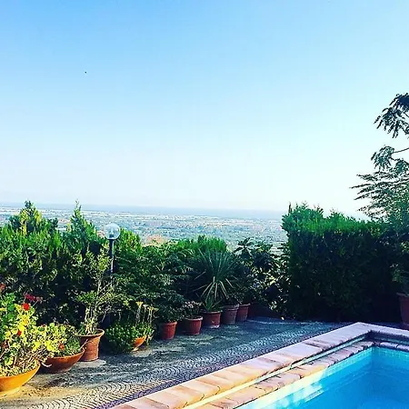 Panora Hill Couette-café Faiano